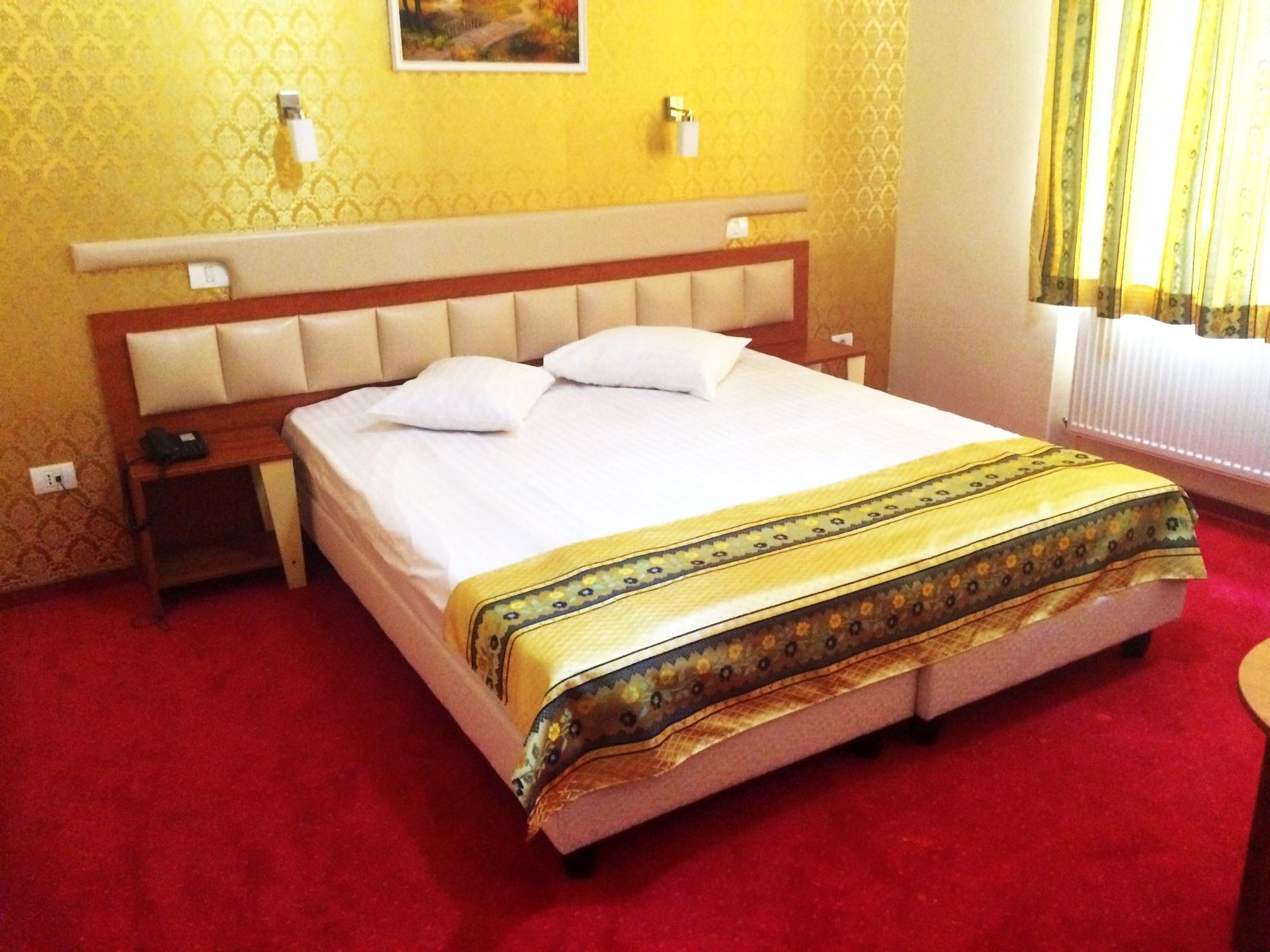 Kosher Hotel Lev Or Bukarest Exterior foto