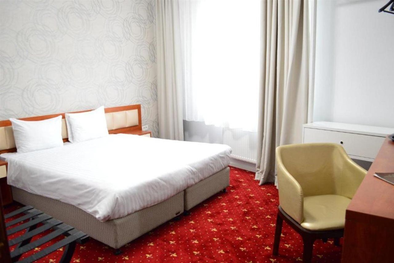 Kosher Hotel Lev Or Bukarest Exterior foto