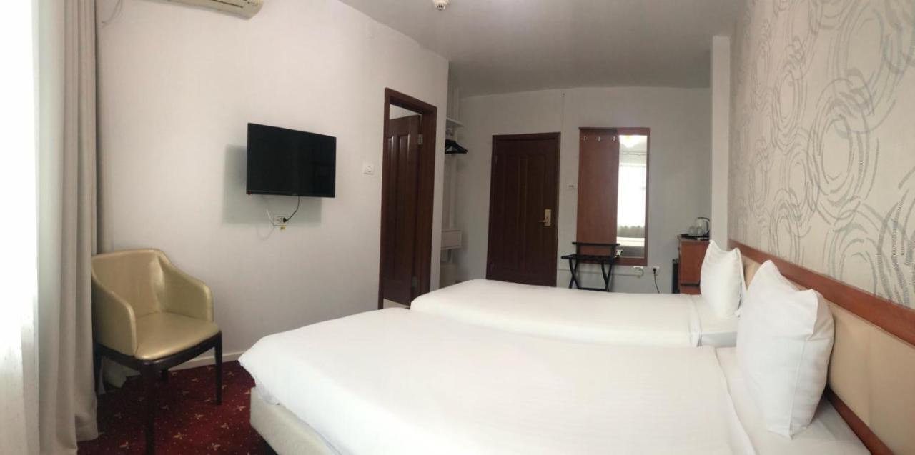 Kosher Hotel Lev Or Bukarest Exterior foto